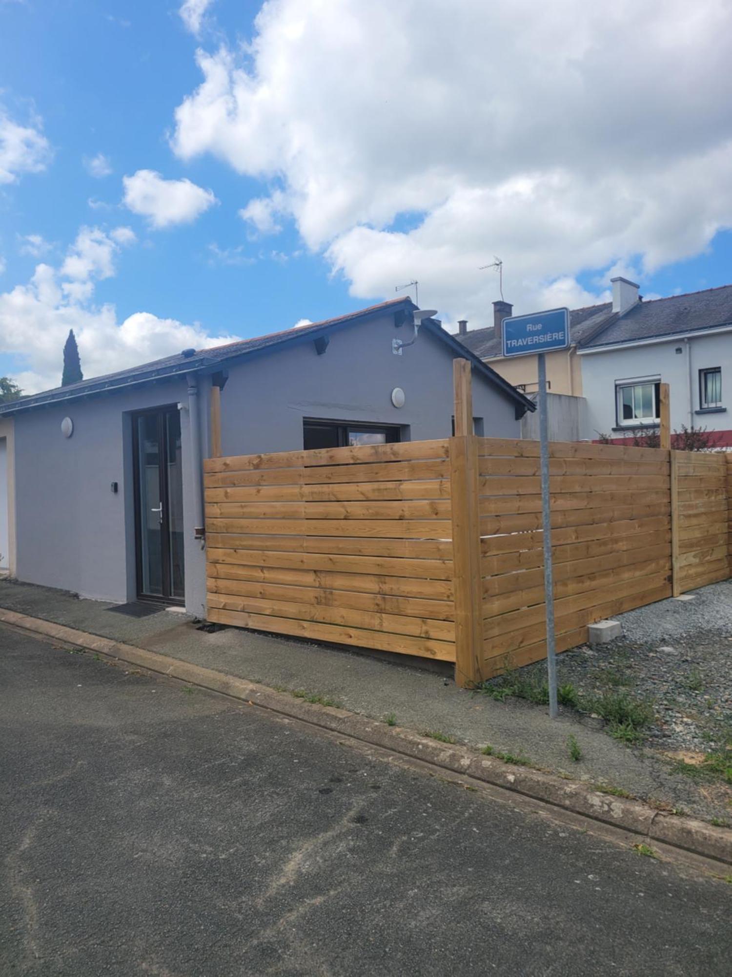Le Studio Saint-Pierre-Montlimart Exteriör bild